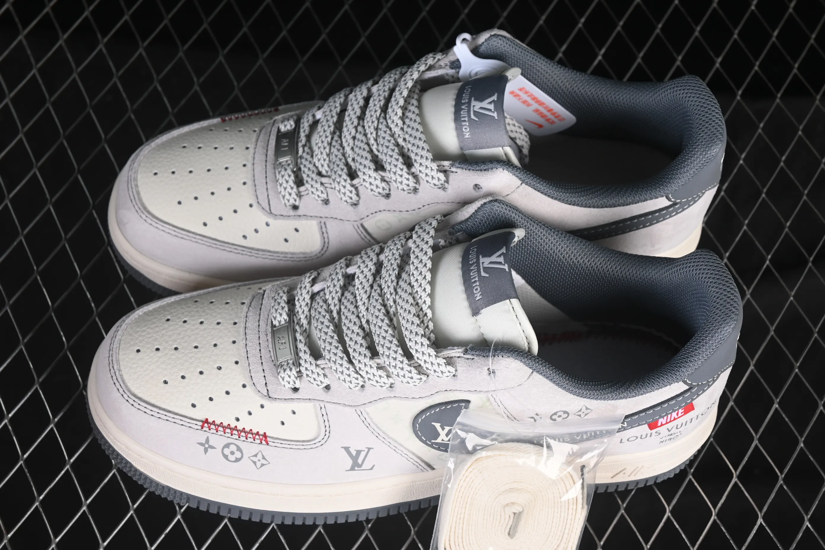 All categories Nk Air Force 1 Air Force series Nk Air Force 1 Low Air Force low-top Nike Air Force 1'07 Low LV joint gray hook woven label Air Force 1 low-top casual sneakers CX5050-Y25